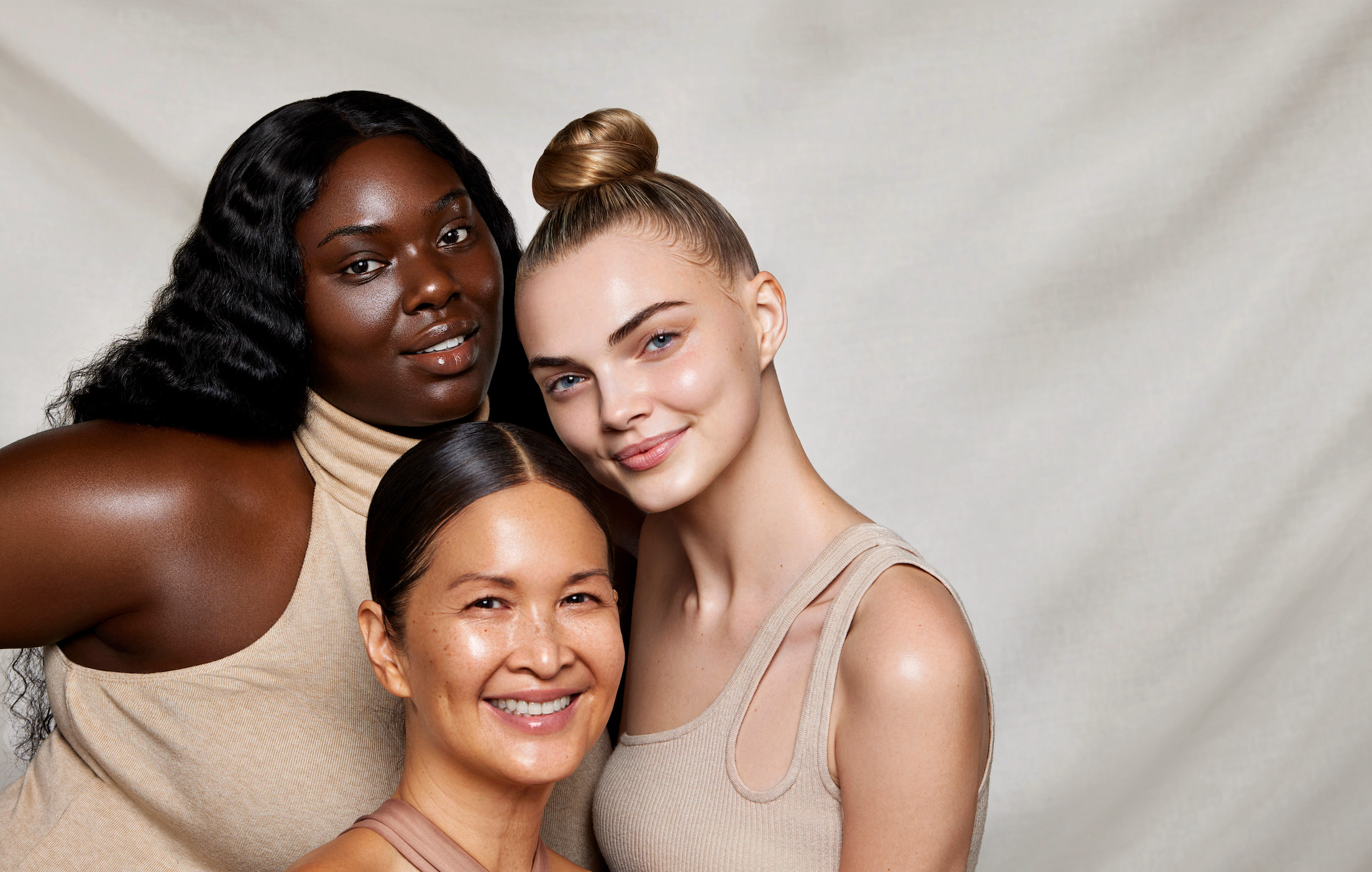 « Glow, flou, naturel » : le produit que toutes les filles veulent pour un teint parfait