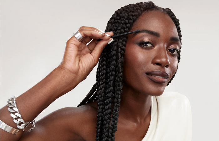 Eyebrow Pomade : comment sculpter ses sourcils sans en faire trop ?