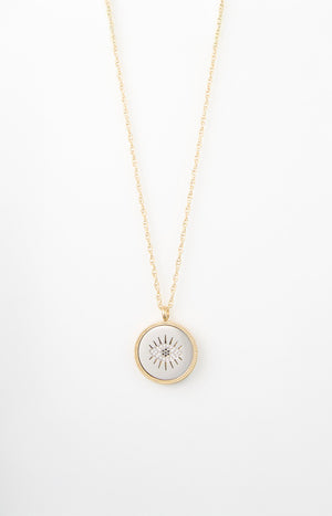 Sautoir pendentif serti – Laiton doré – Doré & blanc
