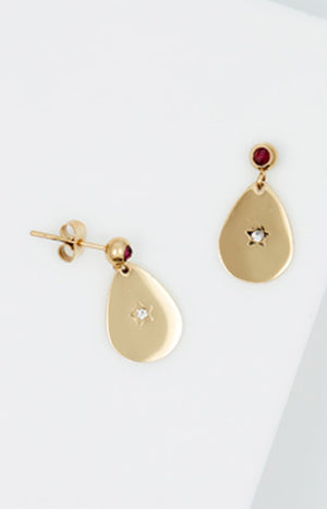Boucles d’oreilles – Acier inoxydable & rubis – Doré & fuchsia