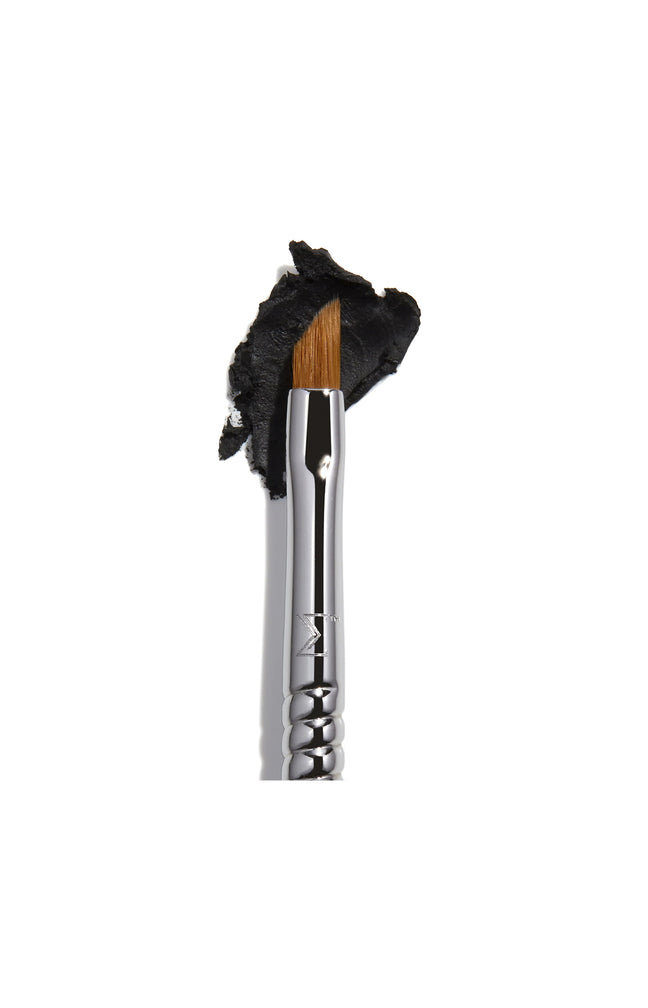 Pinceau eyeliner - E06 Winged Liner™