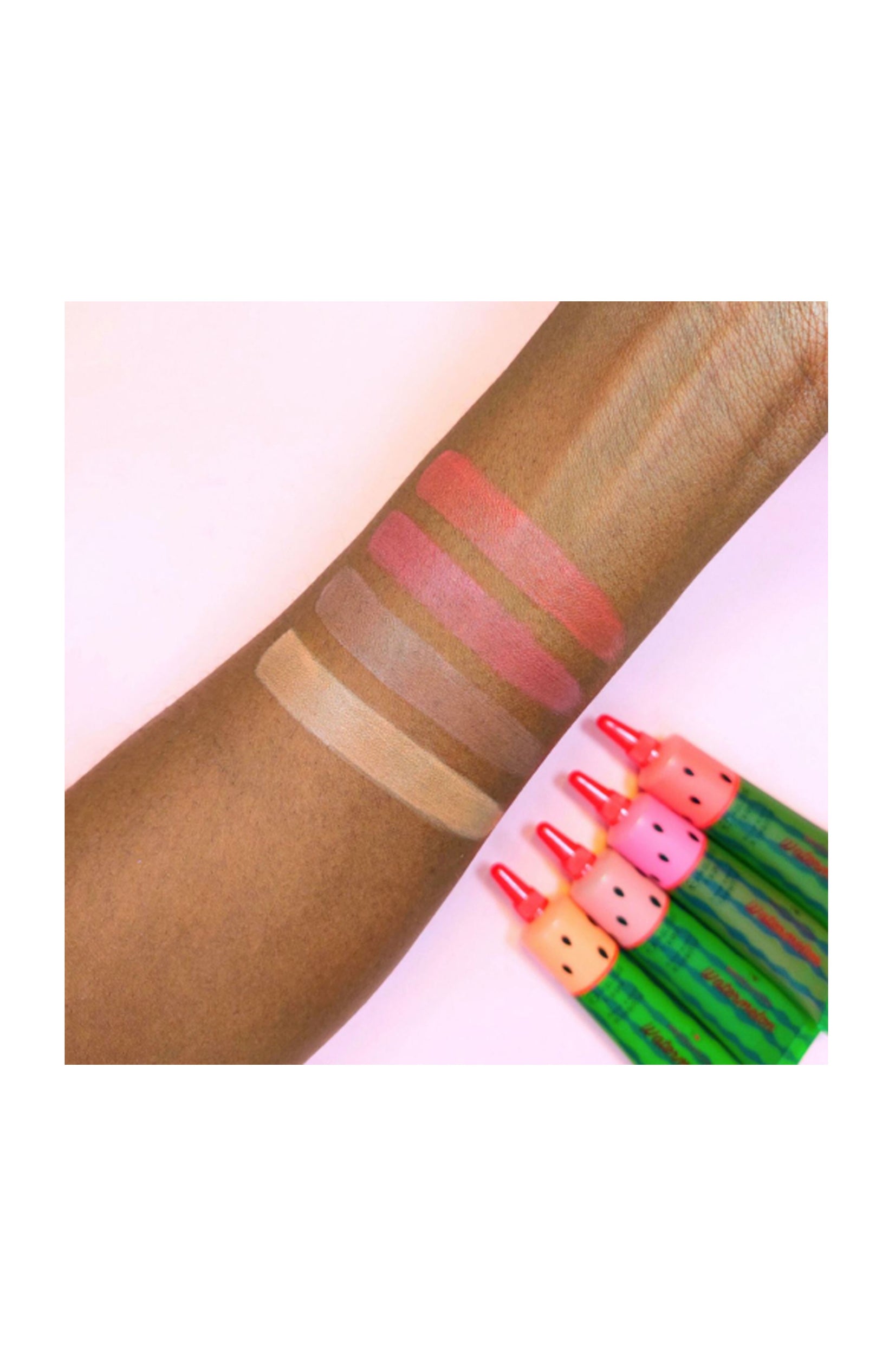Blush liquide - Tasty Watermelon Dewy - Make Up Revolution - Beaut Prive Blush liquide - Tasty Watermelon Dewy - Make Up Revolution - Beaut Prive