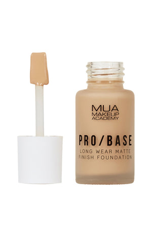 Fond de teint mat longue tenue