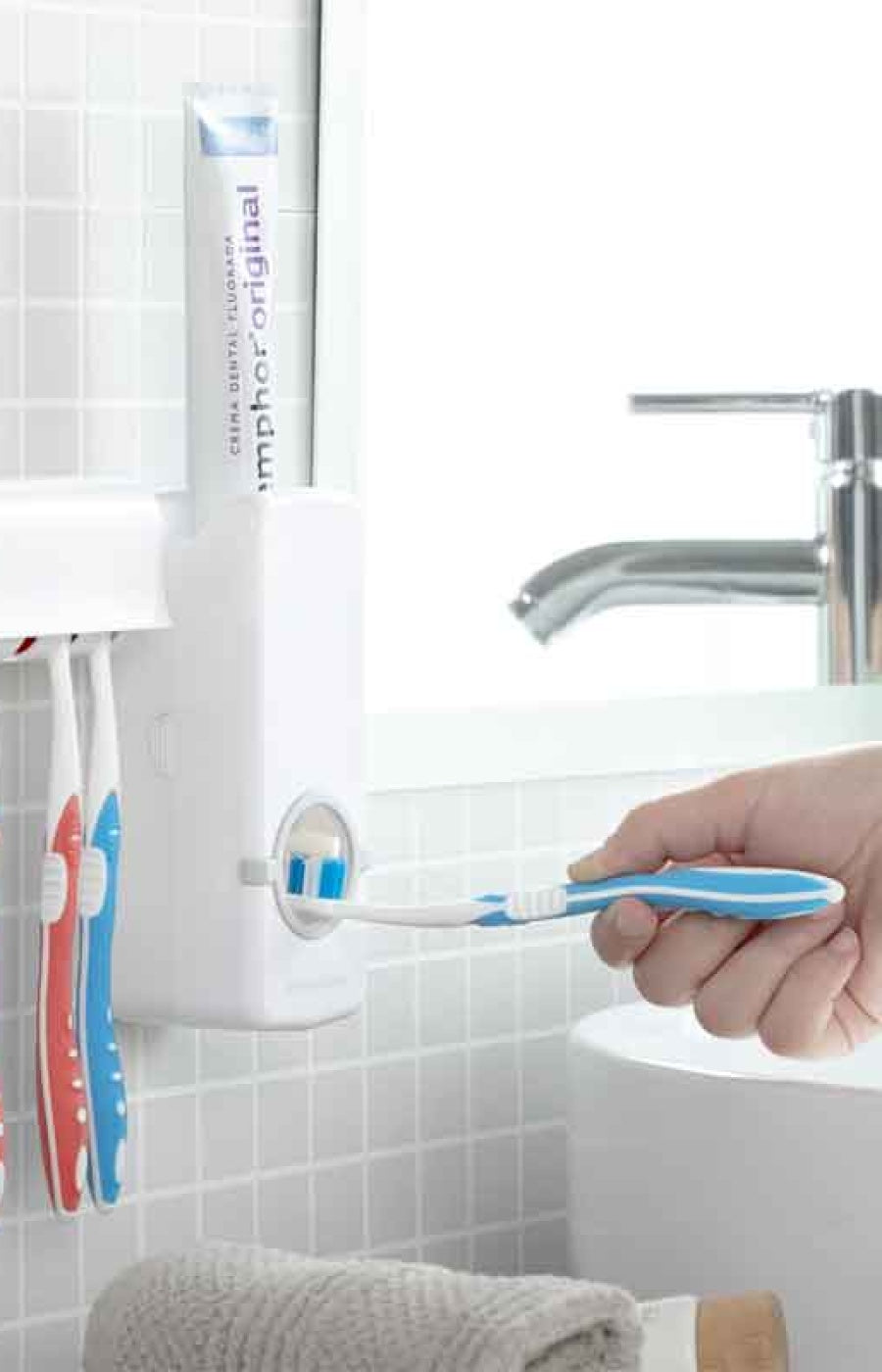 Distributeur de dentifrice & porte brosse à dents