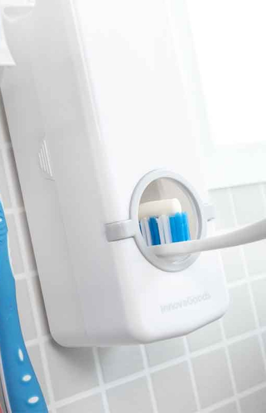 Distributeur de dentifrice & porte brosse à dents