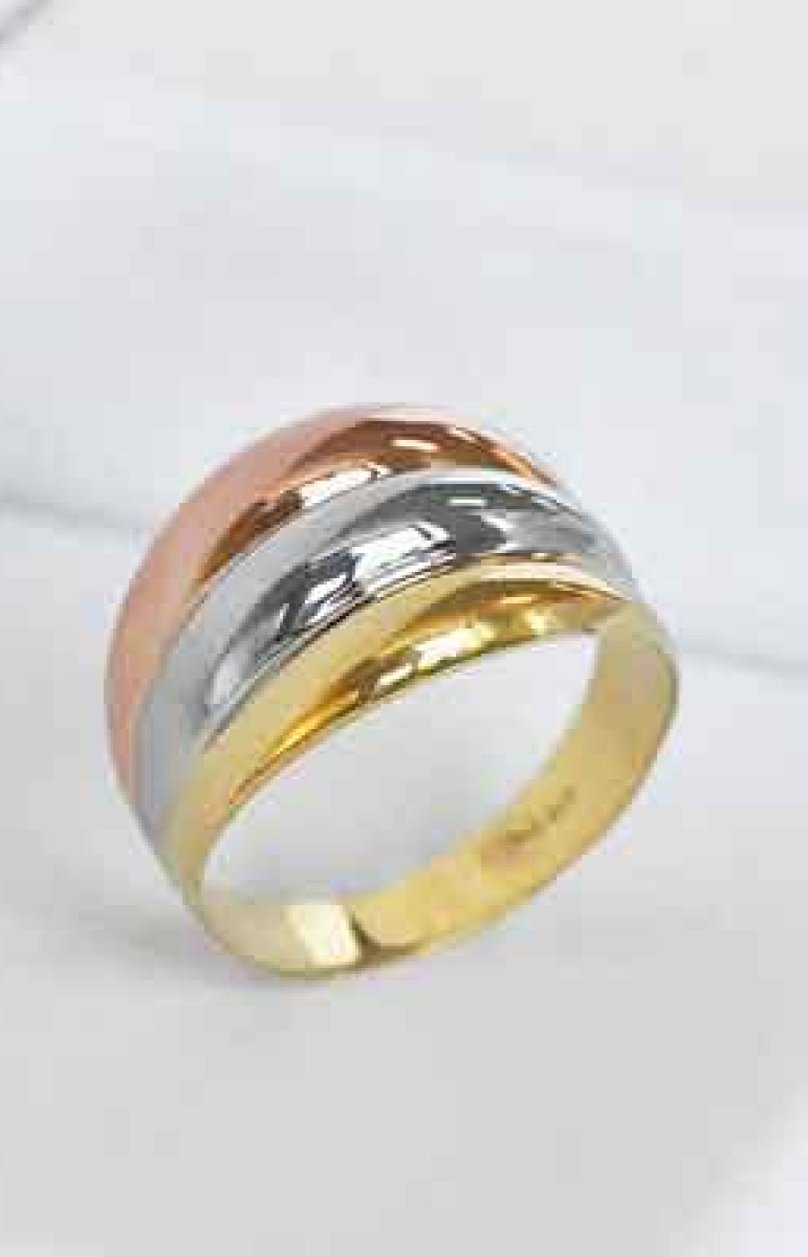 Bague Trianon - Or jaune, or rose & or blanc 375/1000