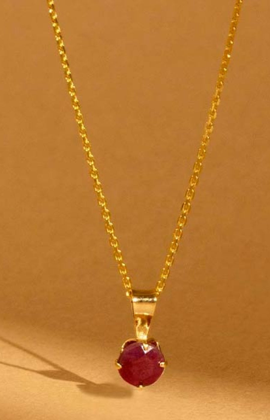 Pendentif Puce - Or jaune 375/1000 & rubis