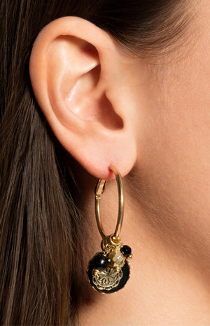 Boucles d'oreilles Amazones - Métal doré & charms