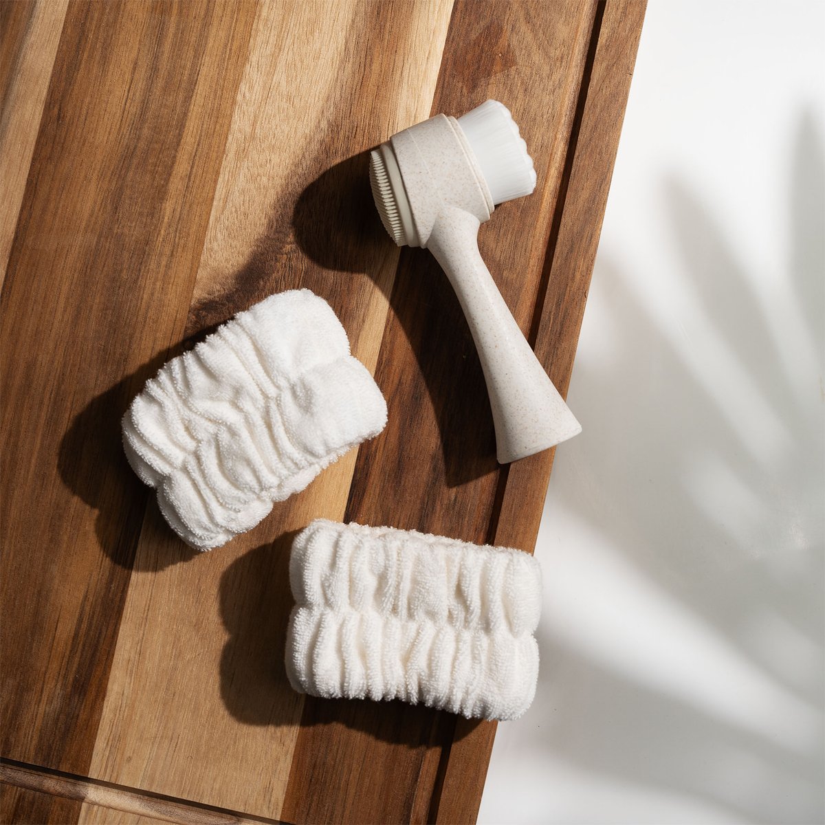 Brosse nettoyante double face & bracelets de lavage - Blanc
