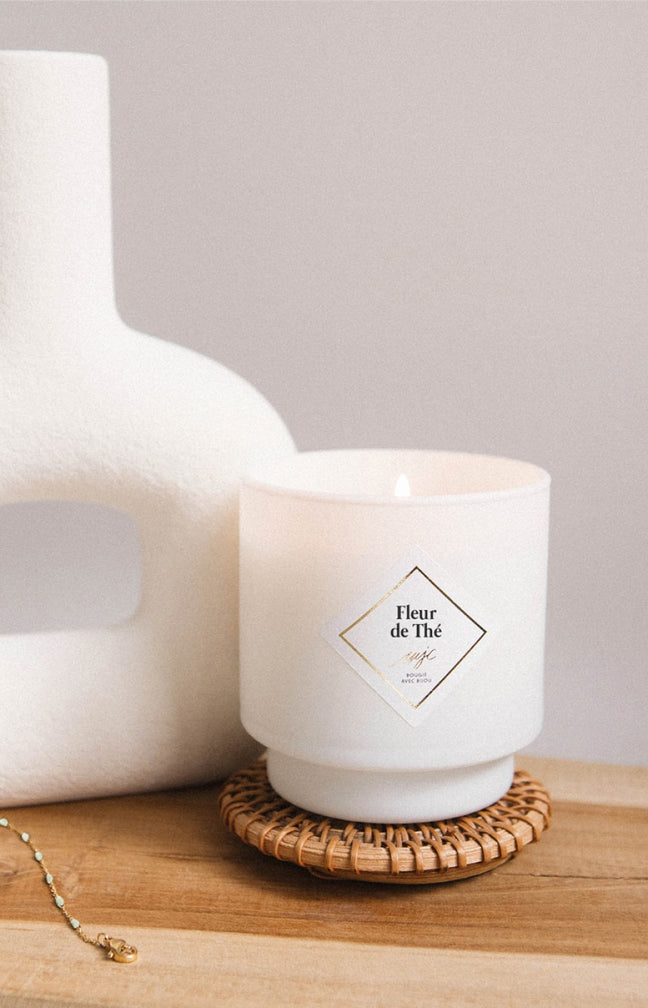 Bougie parfumée - Fleur de thé - Collier acier inoxydable doré & beige - 200 g