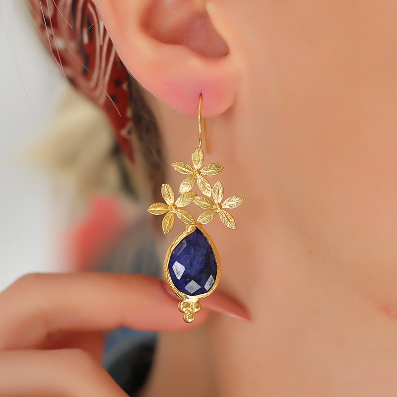 Boucles d'oreilles - Laiton plaqué or & saphir