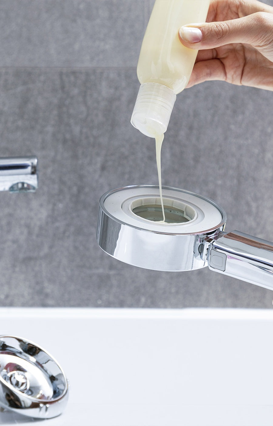 Pommeau de douche - Distributeur intégré
