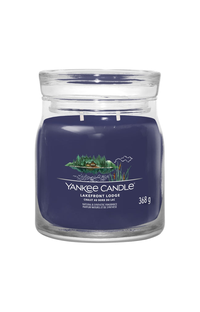 Bougie gobelet - Chalet au bord du lac - Modèle medium - 368 g