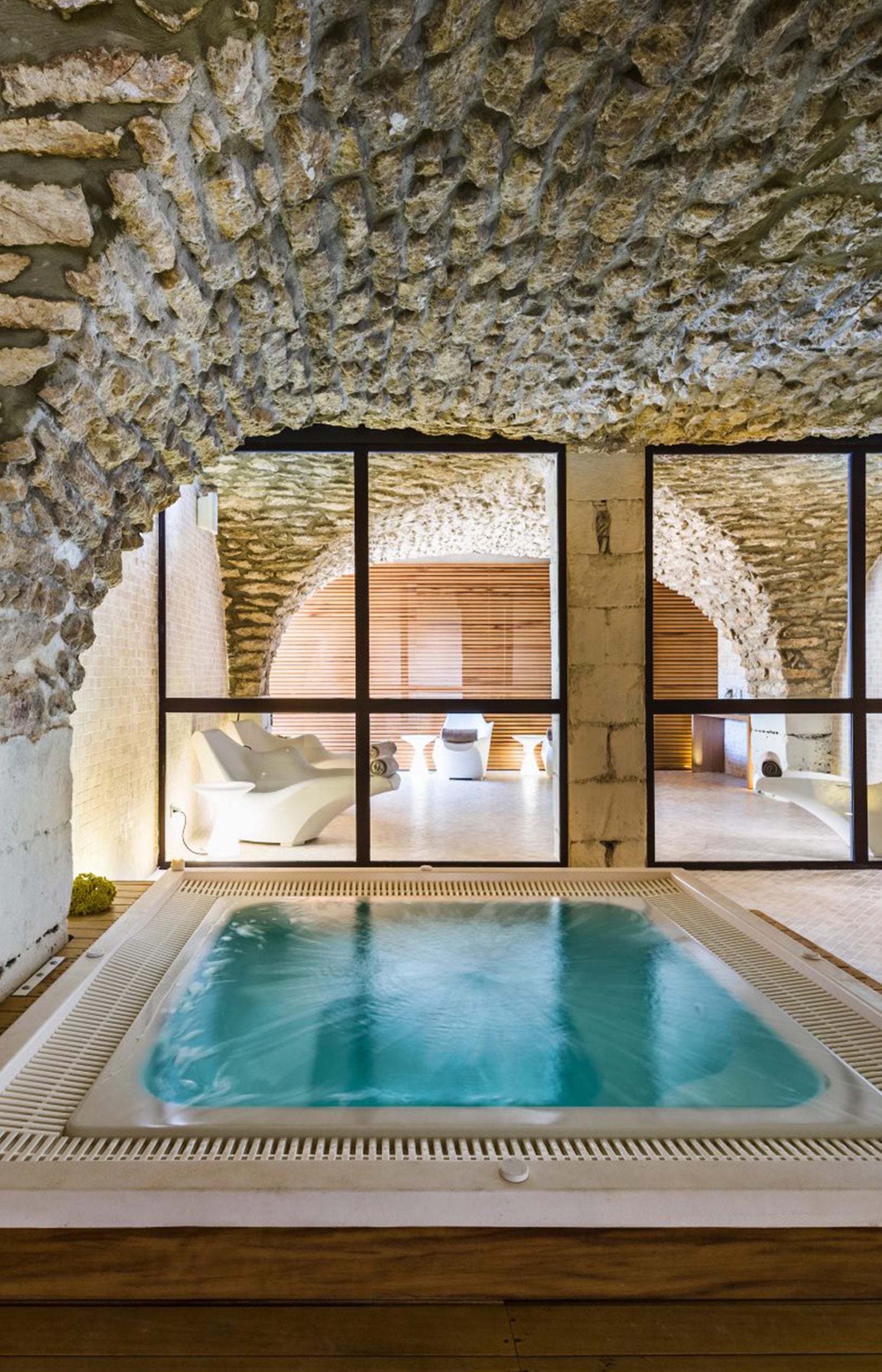 Soin professionnel ultra-fraîcheur jambes toniques 45min & accès spa 1h - DUO