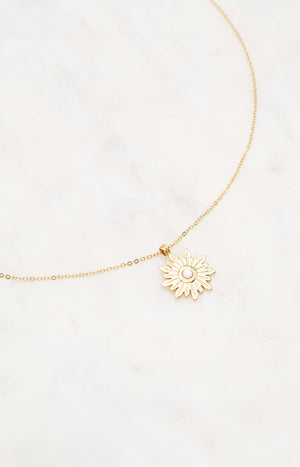 Collier avec un pendentif feuillage - Acier inoxydable & nacre - Doré & blanc
