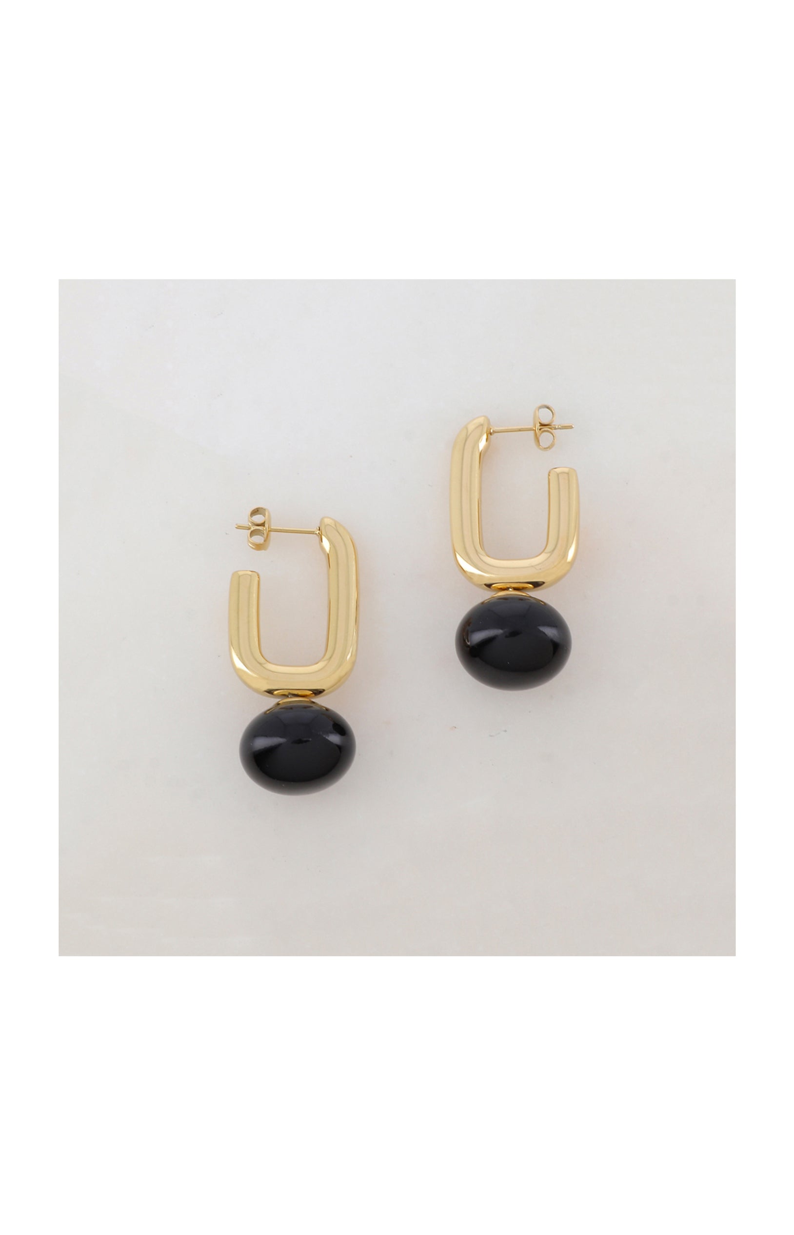 Boucles d'oreilles type créoles à puce en forme géométrique - Acier inoxydable & résine - Doré & noir