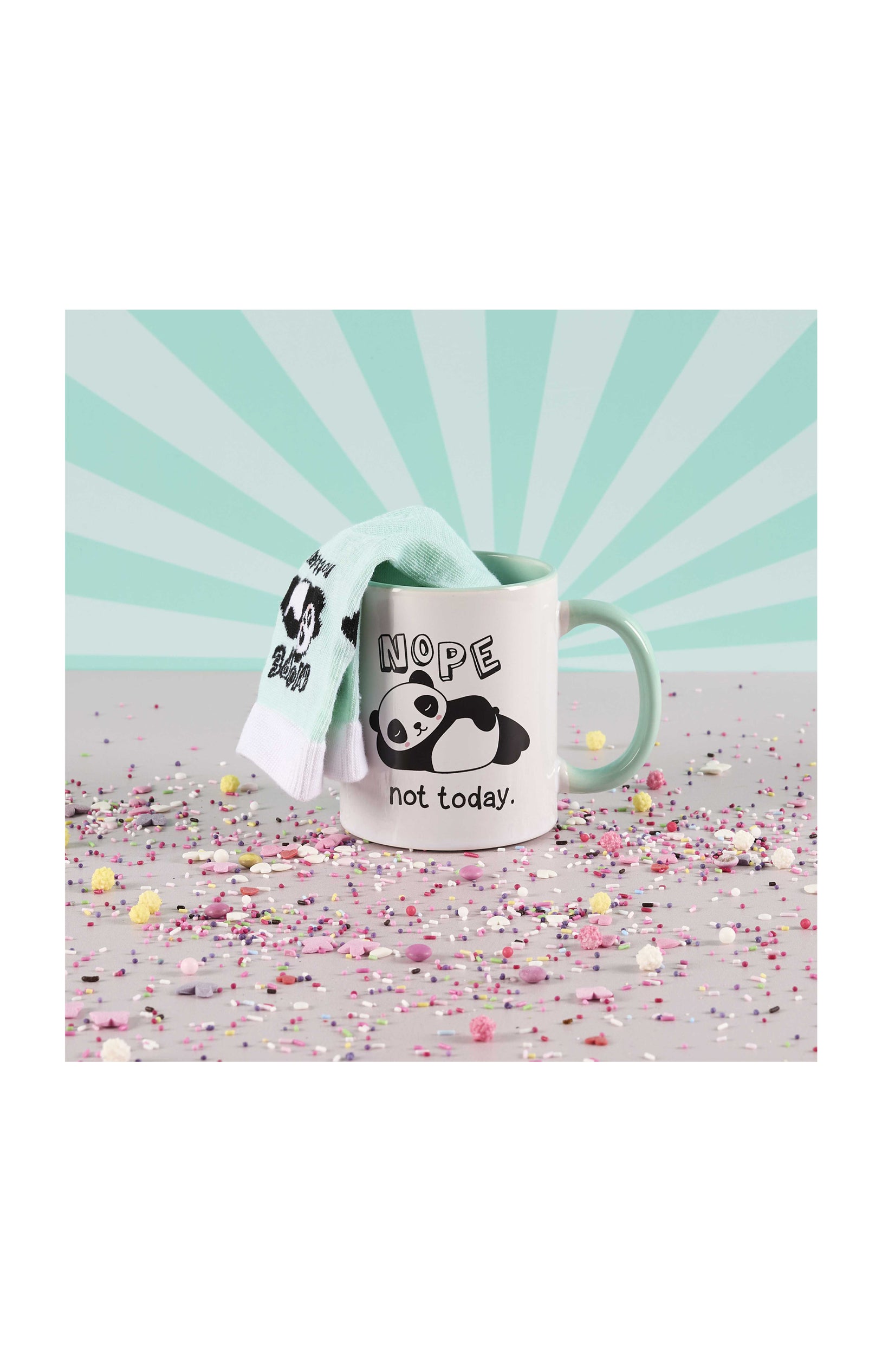 Coffret mug & chaussettes Kawaii - Coloris aléatoires