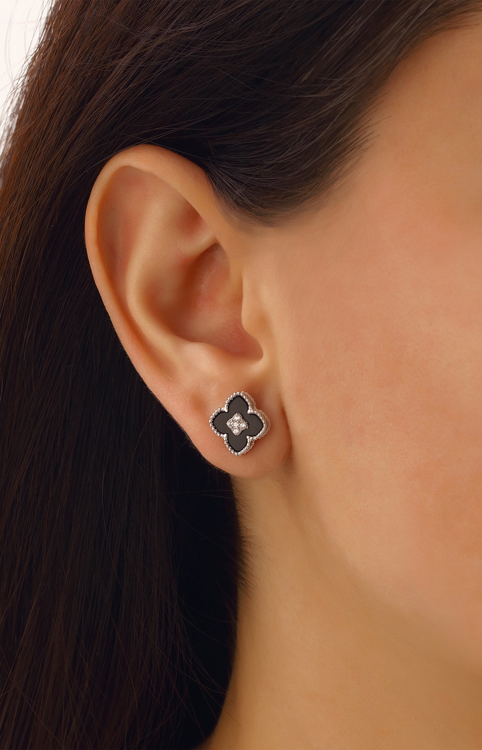 Boucles d'oreilles argentées en trèfle - Zircons & nacre - Noir