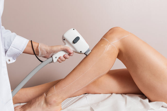 3 séances d'épilation définitive au laser : aisselles + maillot au choix + demi-jambes