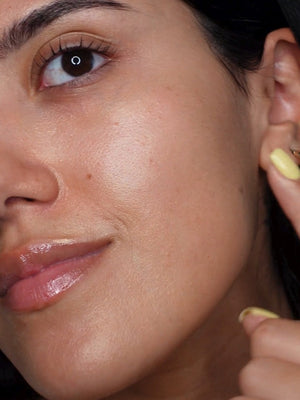Visage peau médium avec embellisseur de teint