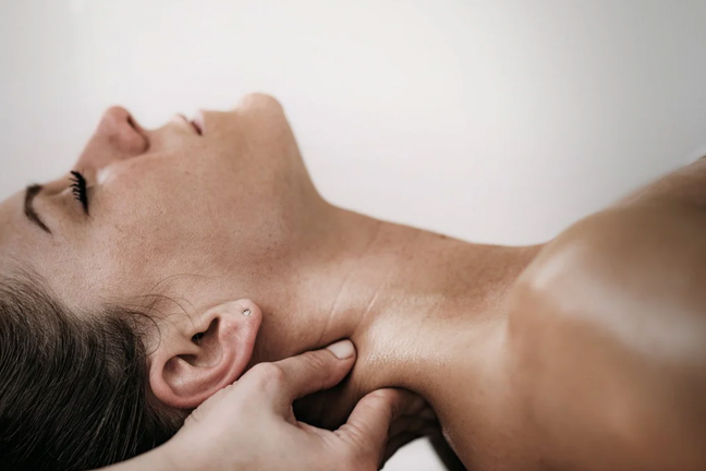 Massage Énergecia® 1h30 au choix – Éveil des Sens & Harmonisation