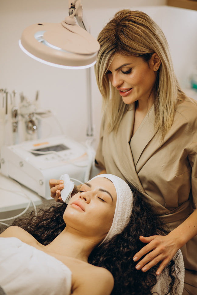 Hydrafacial + Peeling Complet + Led