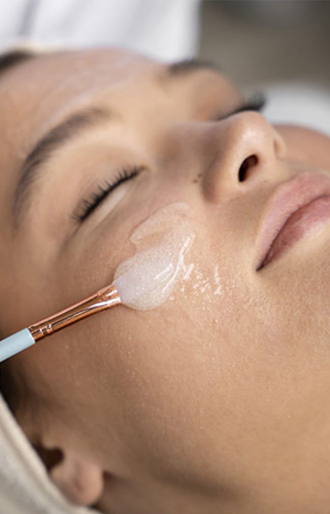 Peeling à l'acide glycolique ou azelan (acné)